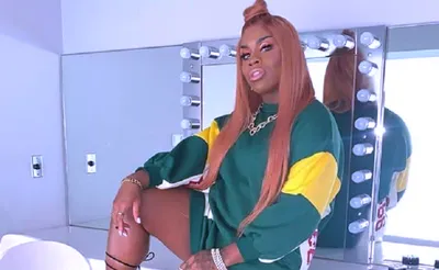 Monet X Change